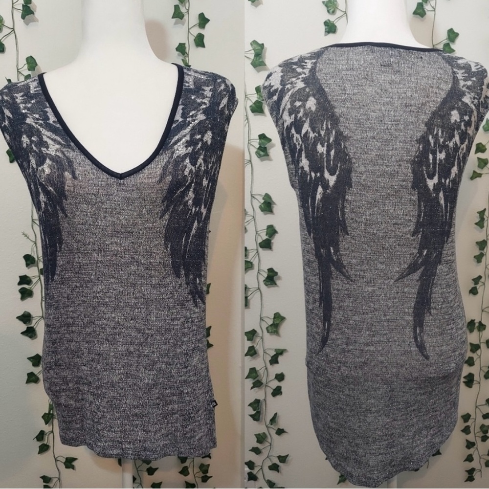 Rock & Republic Angel Wings Tattoo Graphic High Low Cap Sleeve Tee Size L